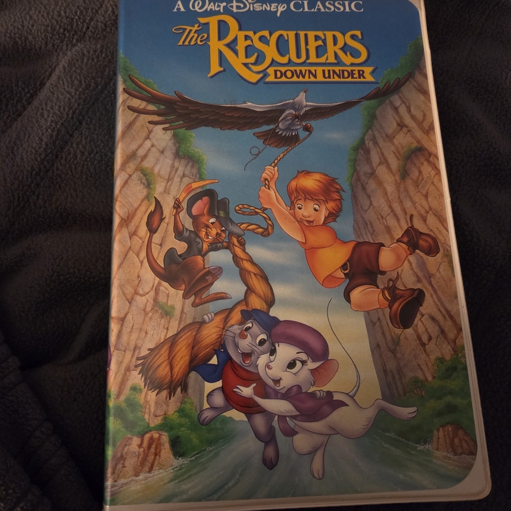 The Rescuers Down Under Vintage VHS Tape Disney Clam Shell Case 1991 Rated G